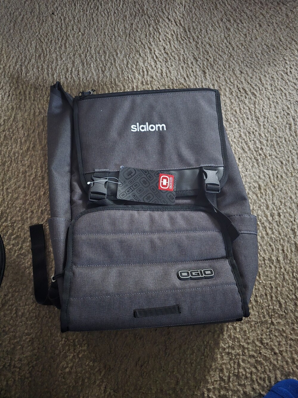 Ogio Slalom 17" Laptop Backpack Bookbag Rucksack Gray, Very Nice Bag